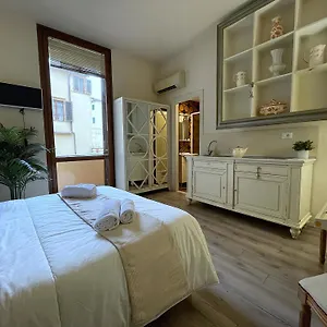 Appartamento Charming Next To The Duomo, Firenze